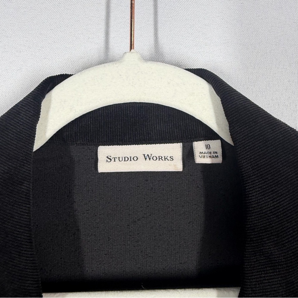 Studio Works | Black Velvet Blazer Jacket Two Buttons Pockets Women's Size 10 - Picture 4 of 9